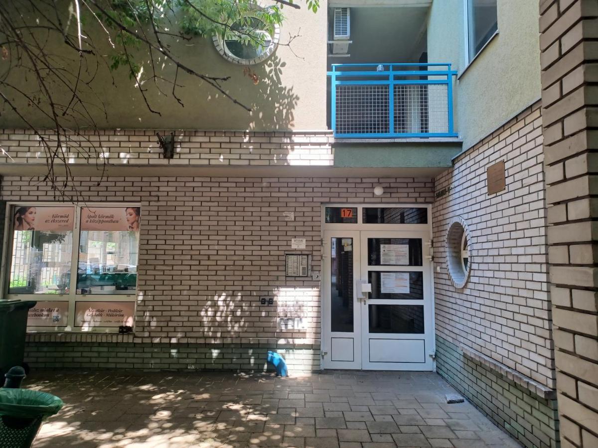 Liliom Apartment With Free Parking Space Budapesta Exterior foto
